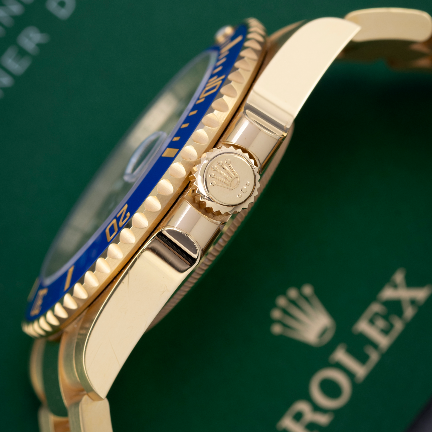 Submariner Date in Yellow Gold