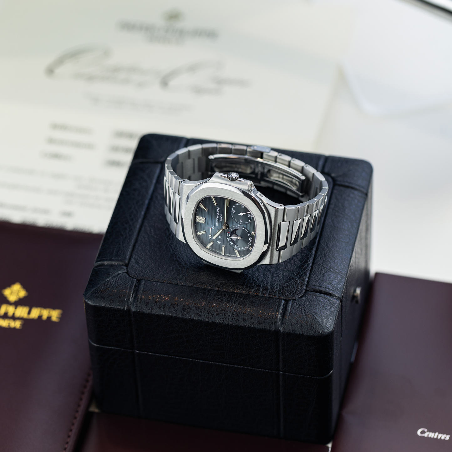 Nautilus Moonphase "4 dot"