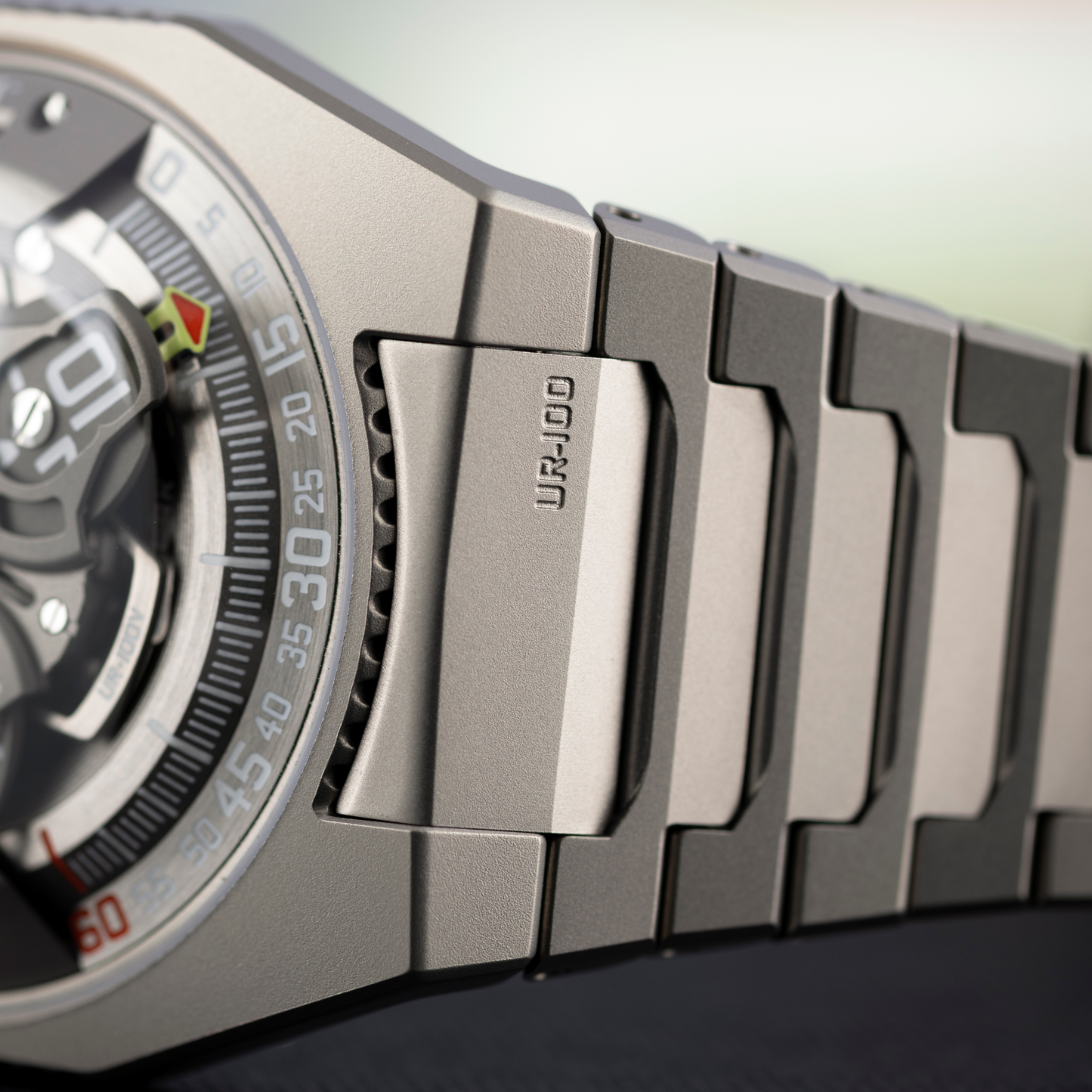 UR-100T 'Magic T' in Titanium