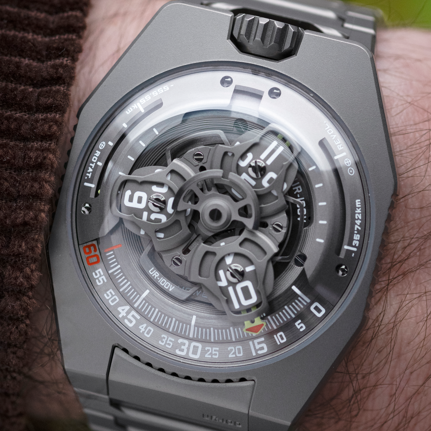 UR-100T 'Magic T' in Titanium