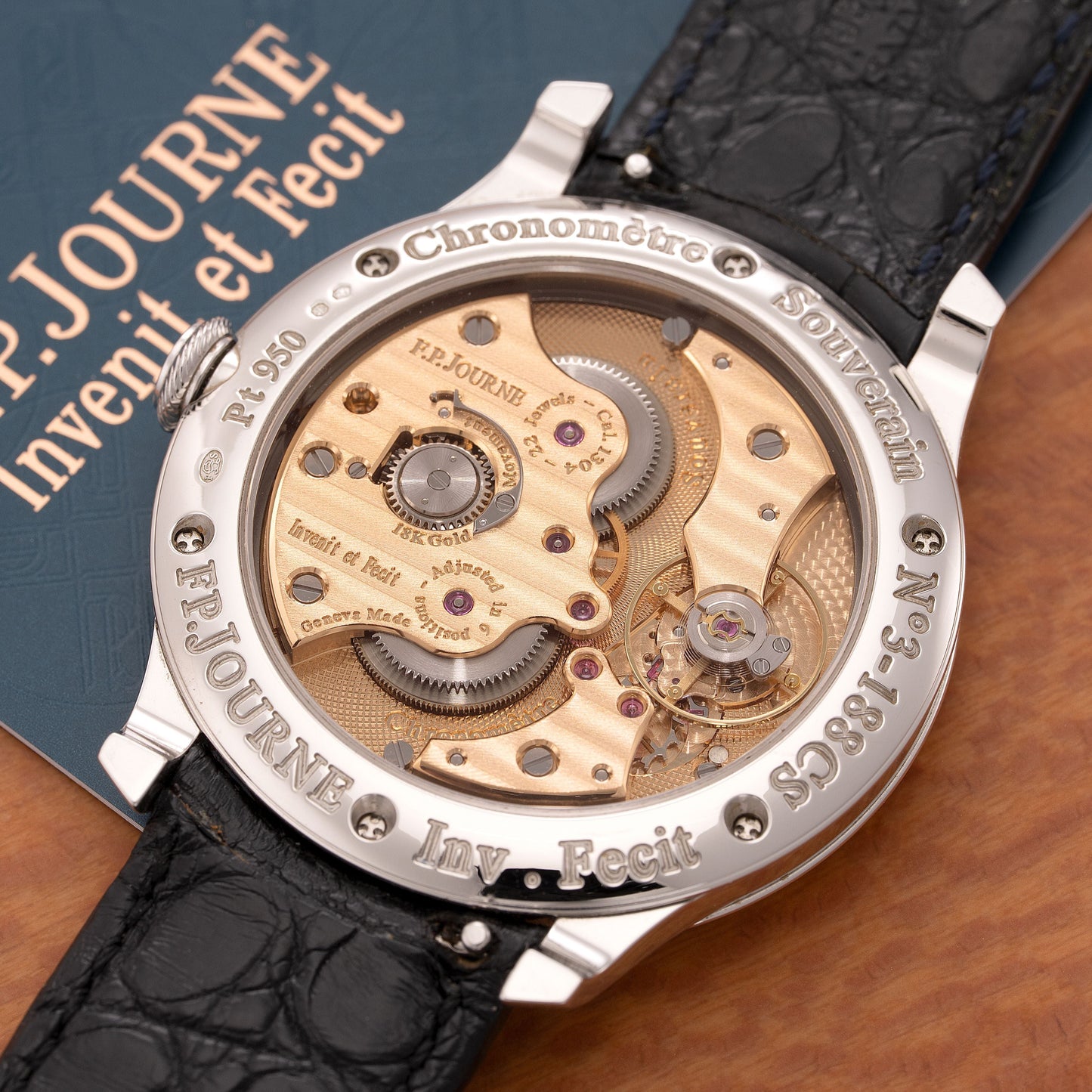 Caseback of Platinum F.P.Journe Chronomètre Souverain Nacre - Ref. CS 40mm
