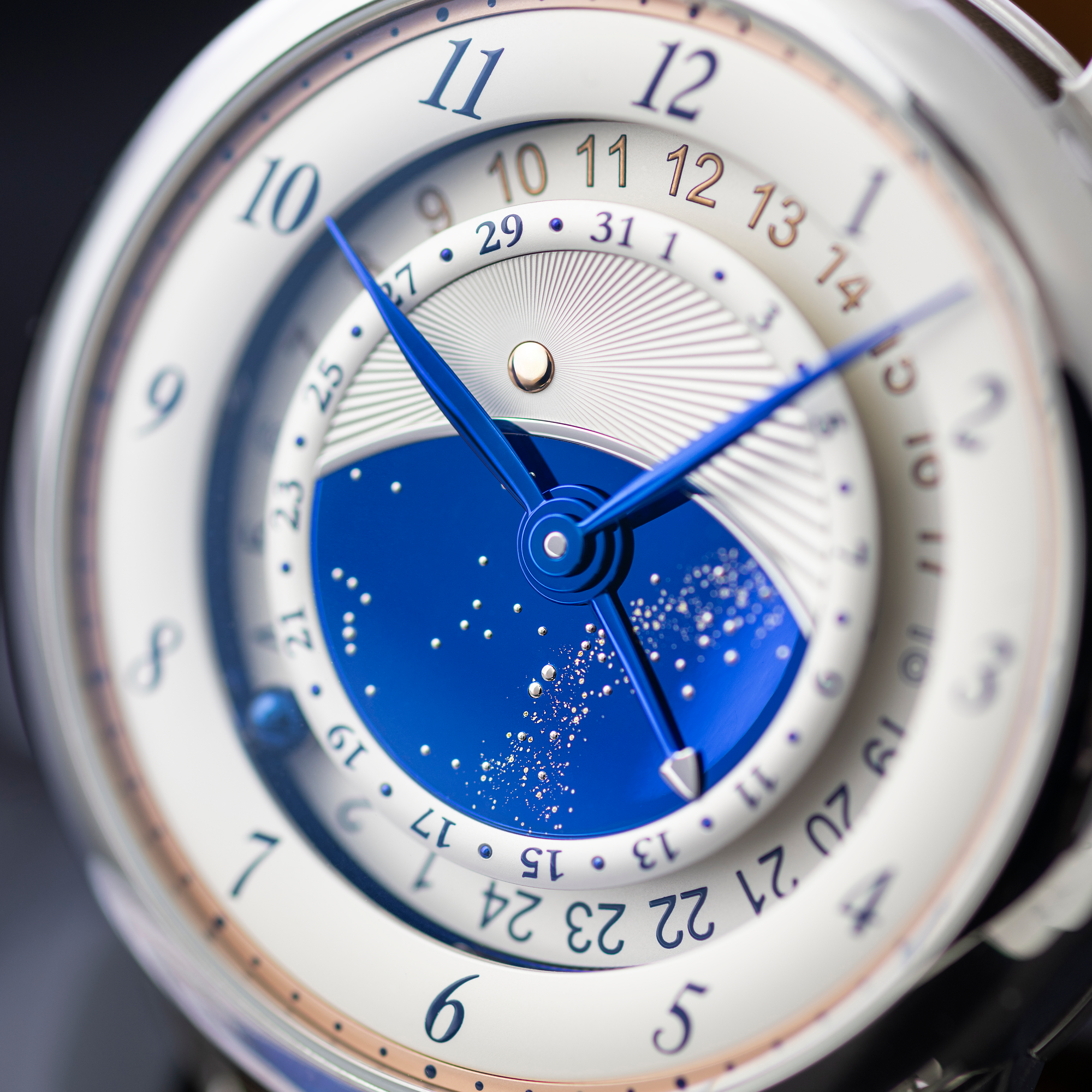Two Different Flavors of the De Bethune DB25