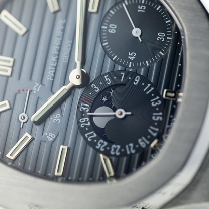 Nautilus Moonphase "4 dot"