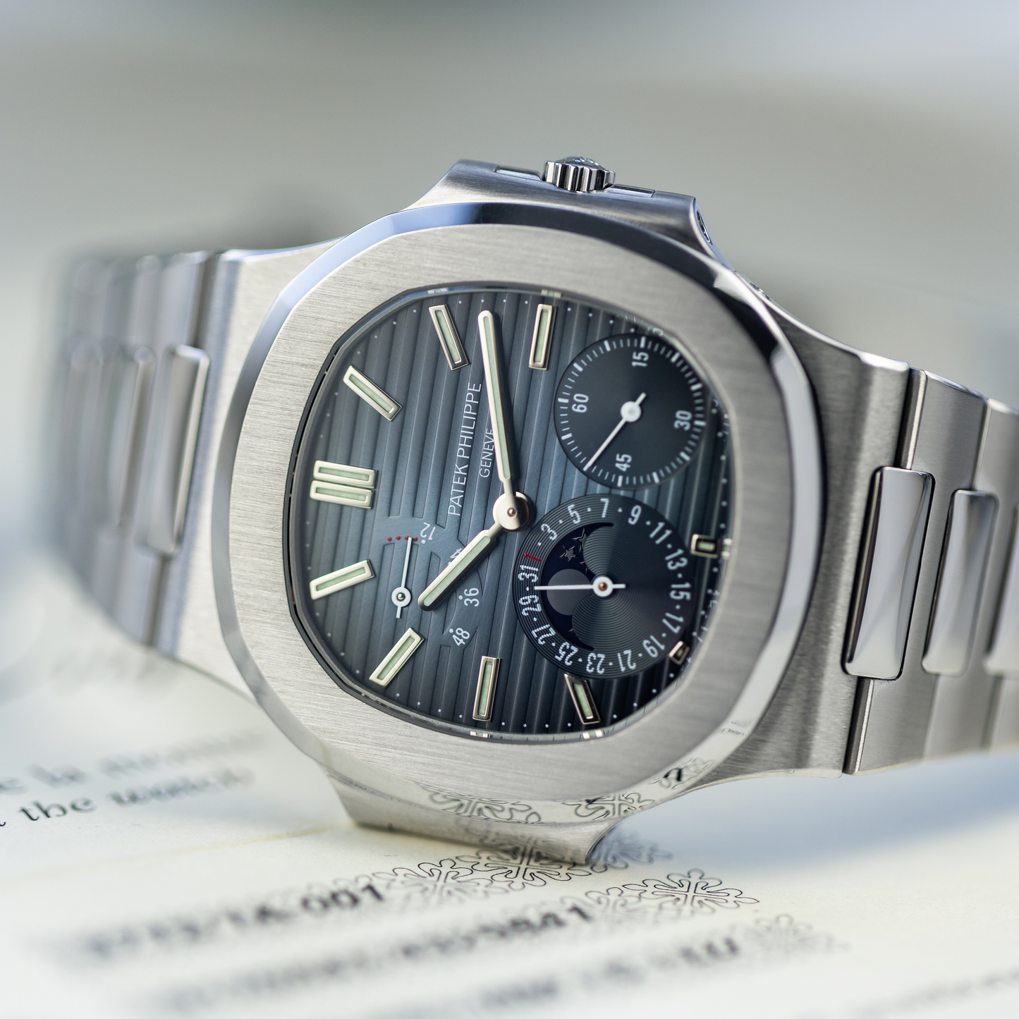 Nautilus Moonphase "4 dot"