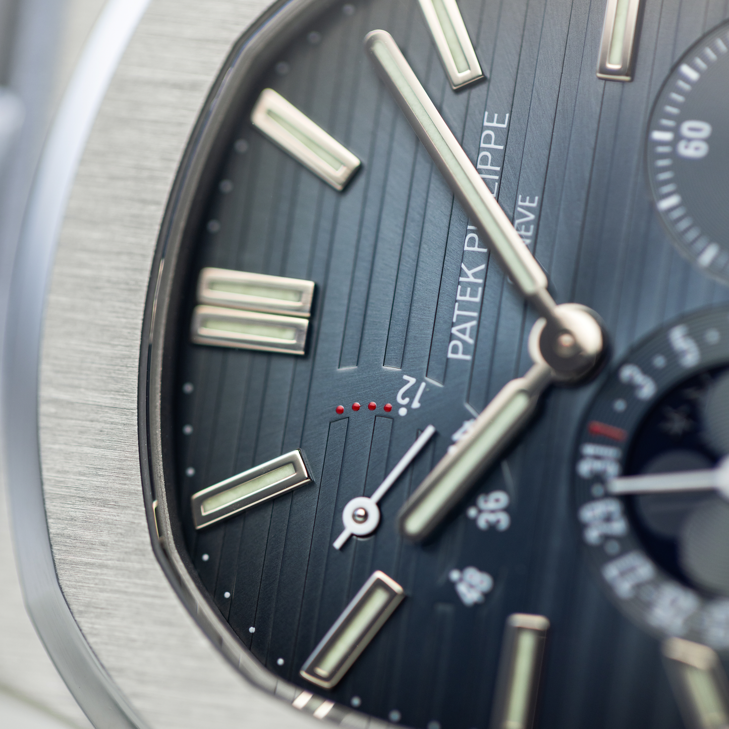 Nautilus Moonphase "4 dot"