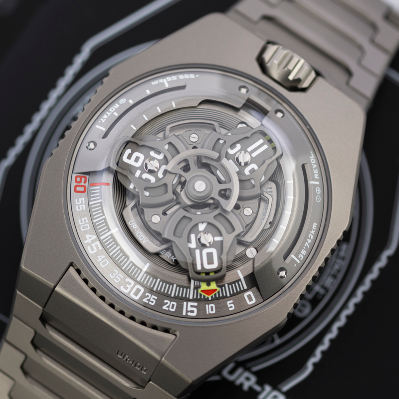Titanium Urwerk Ref. UR-100T Magic T 41mm