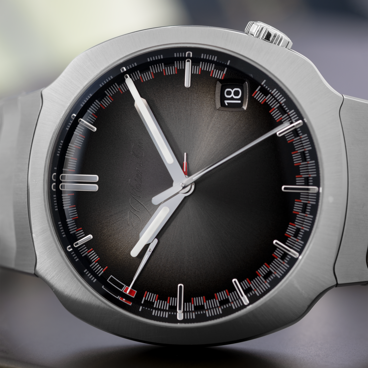 "Streamliner" Perpetual Calendar