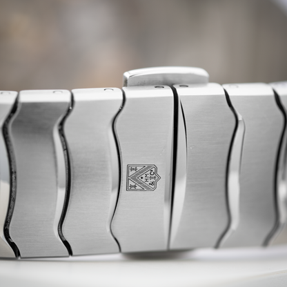 "Streamliner" Perpetual Calendar