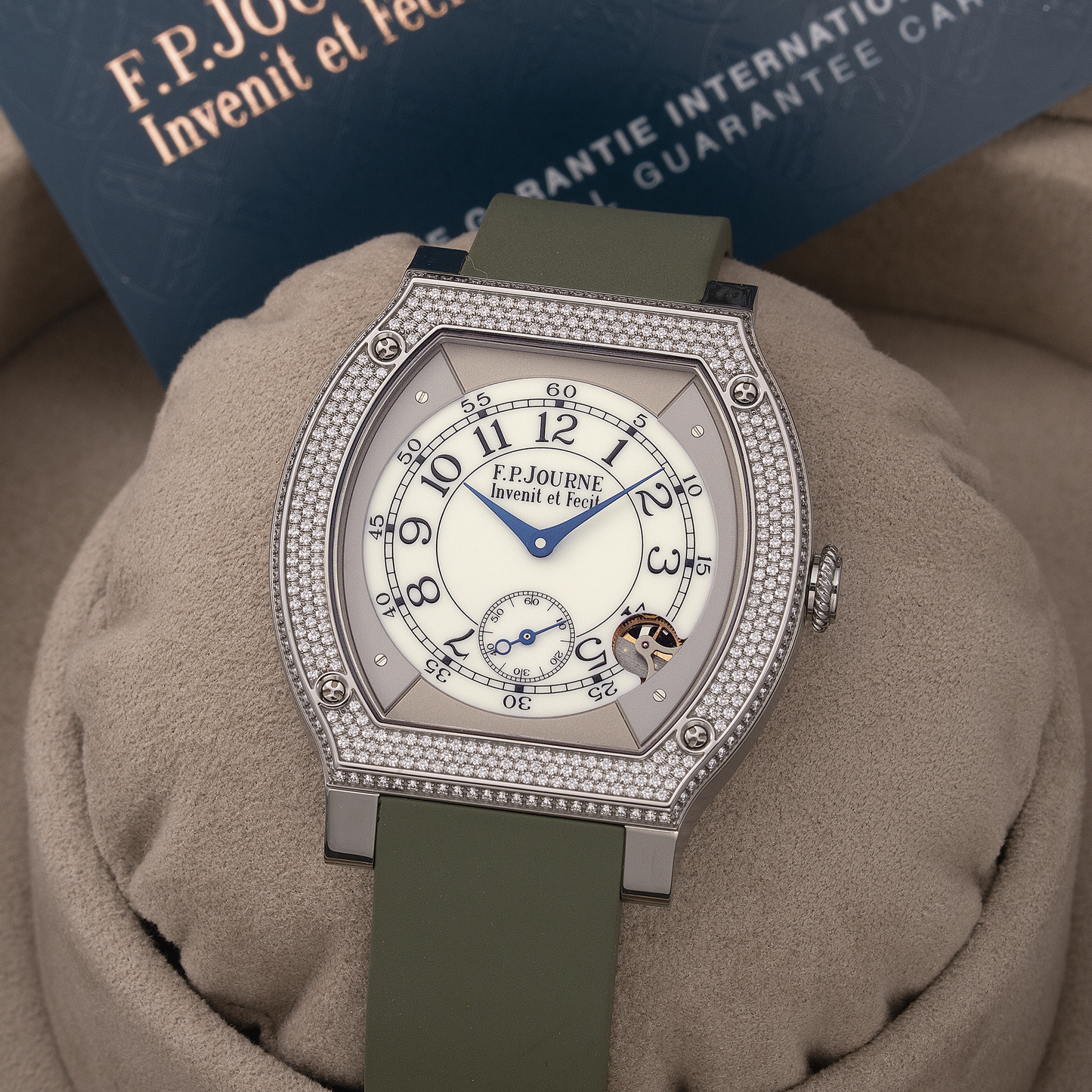 élégante 48 mm Titanium, Set with Diamonds