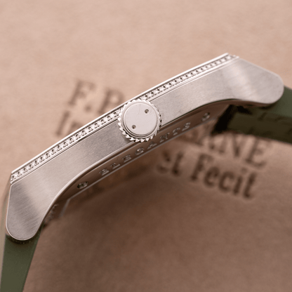 élégante 48 mm Titanium, Set with Diamonds