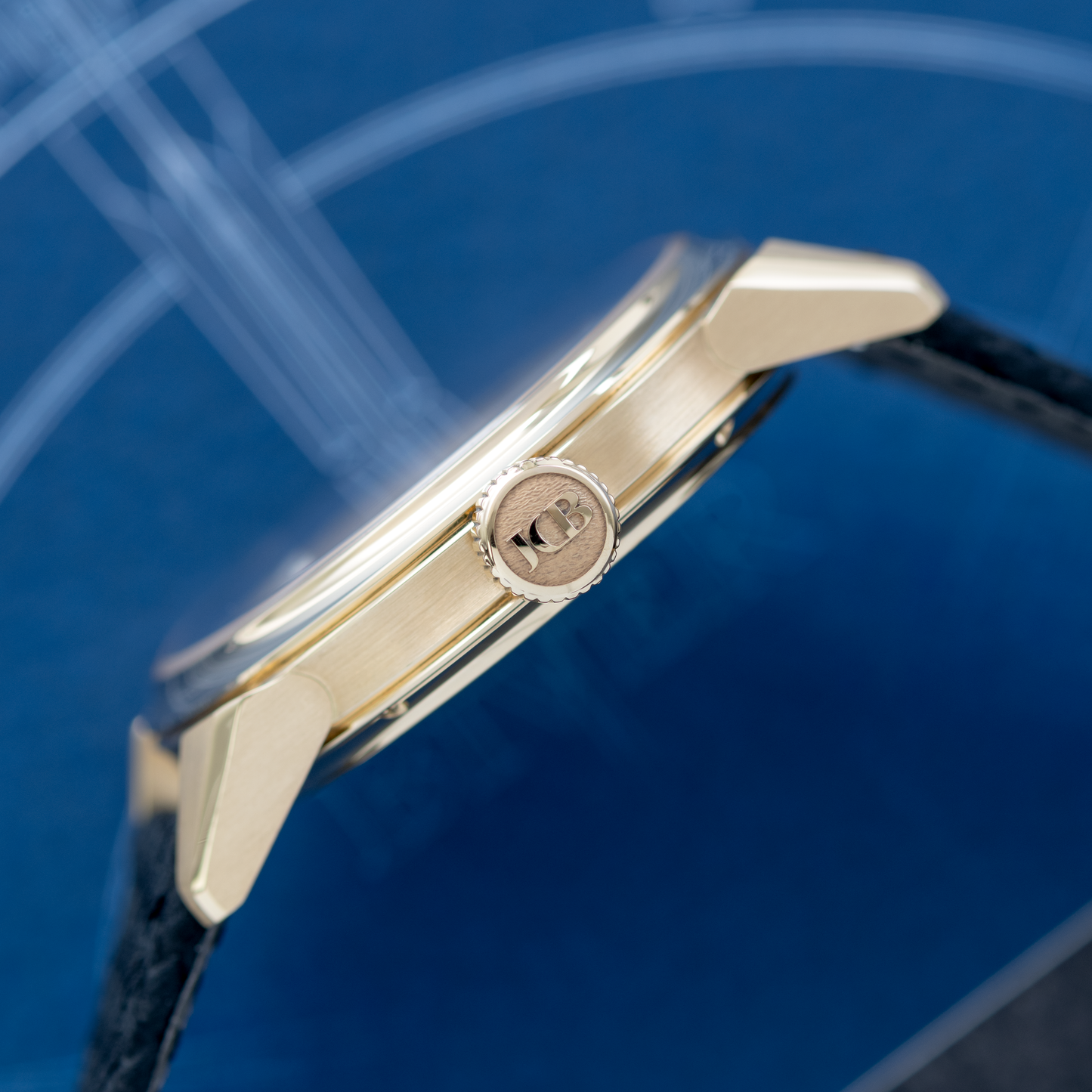 Crown of Yellow Gold Biver Automatic Carbon 40mm