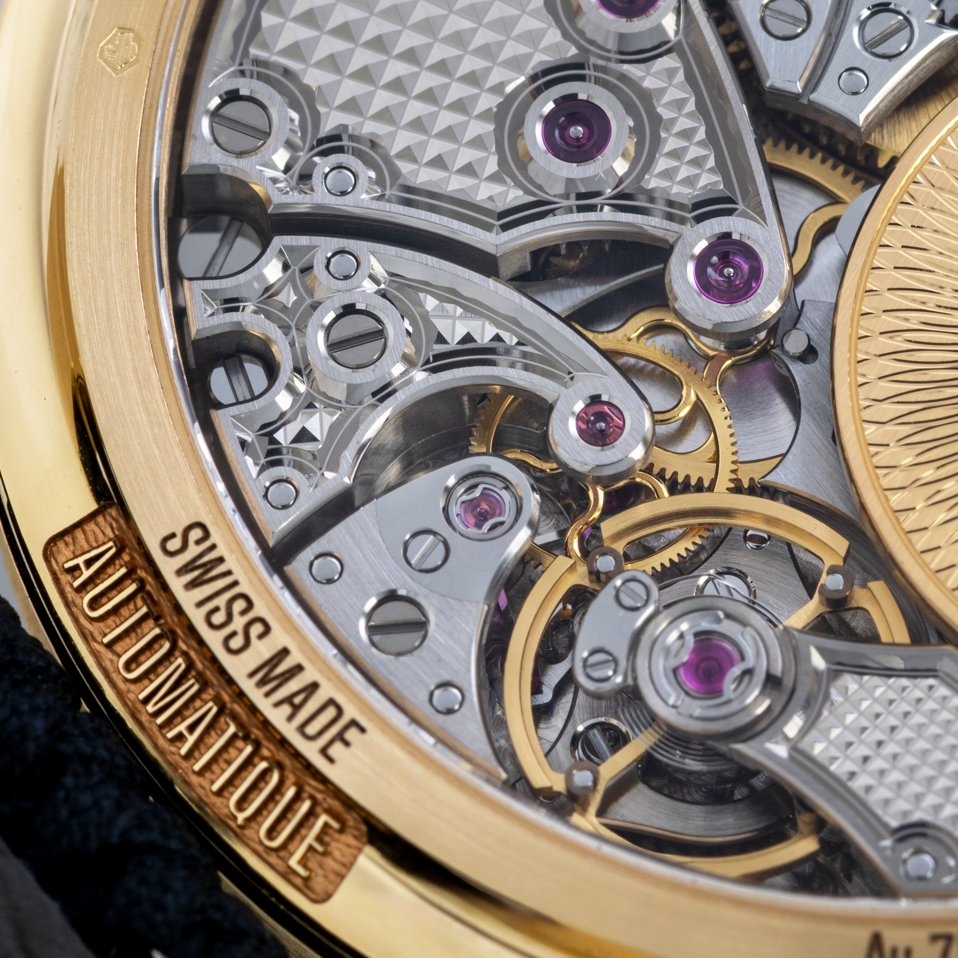 Close-up of Yellow Gold Biver Automatic Carbon 40mm