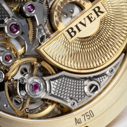 Close-up of Yellow Gold Biver Automatic Carbon 40mm