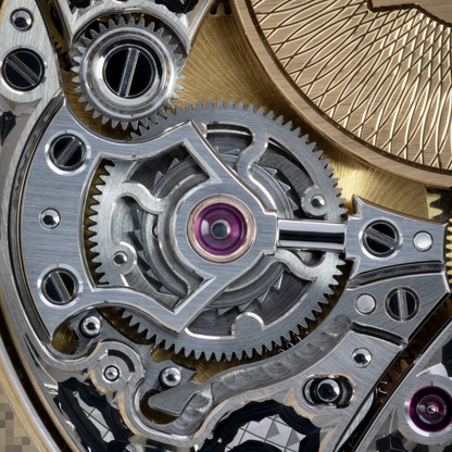 Close-up of Yellow Gold Biver Automatic Carbon 40mm