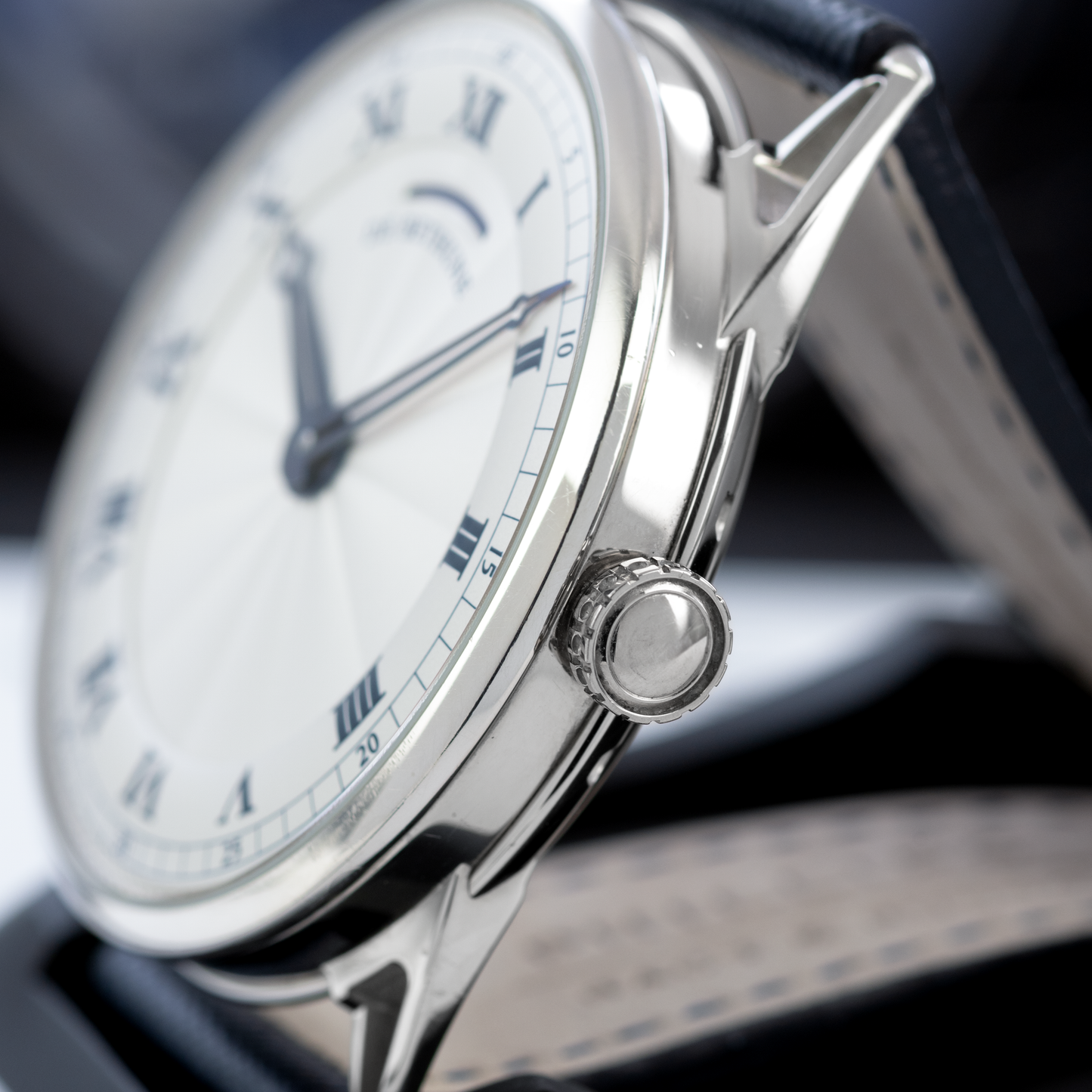 DB25 Power Reserve in White Gold