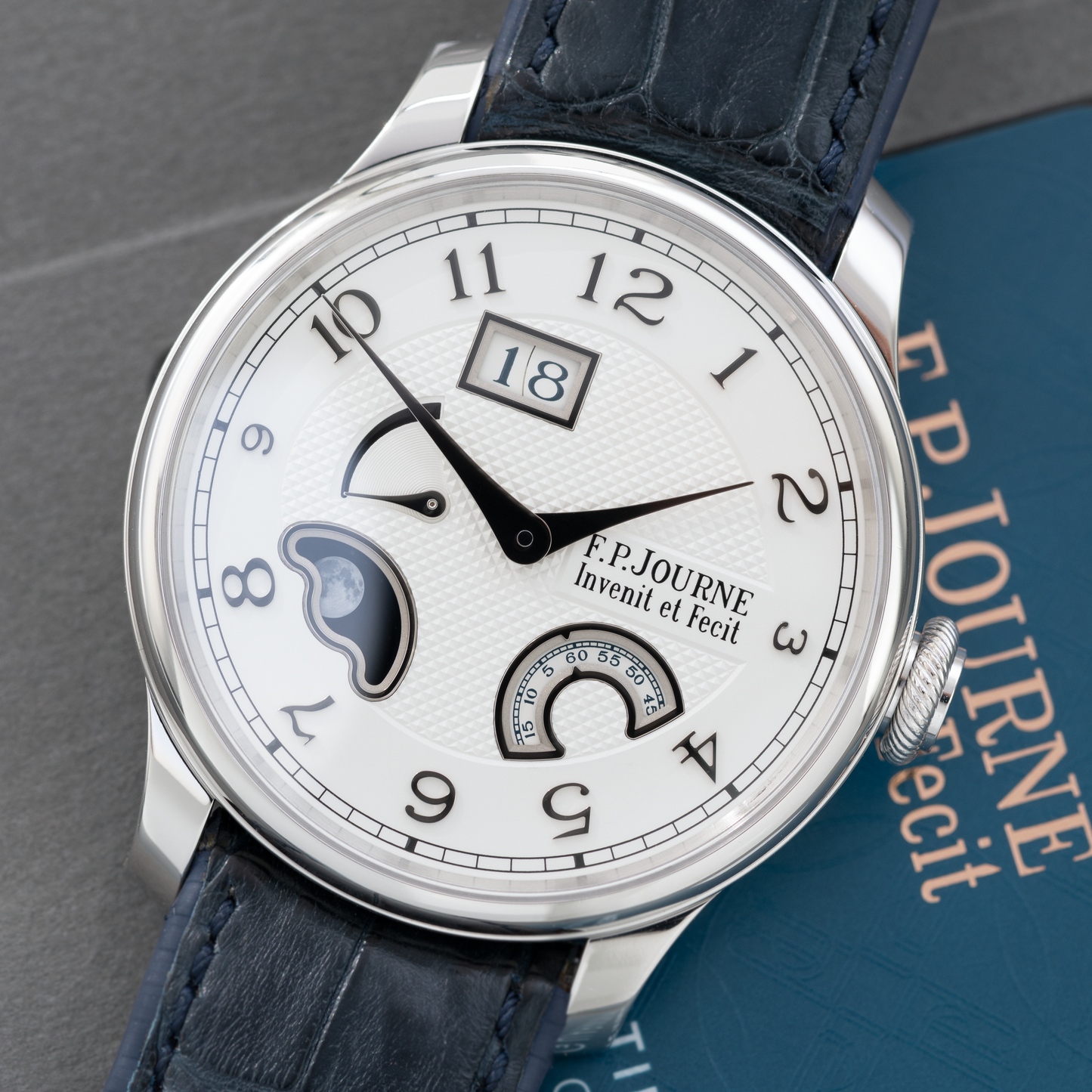 Octa Divine Platinum 40mm