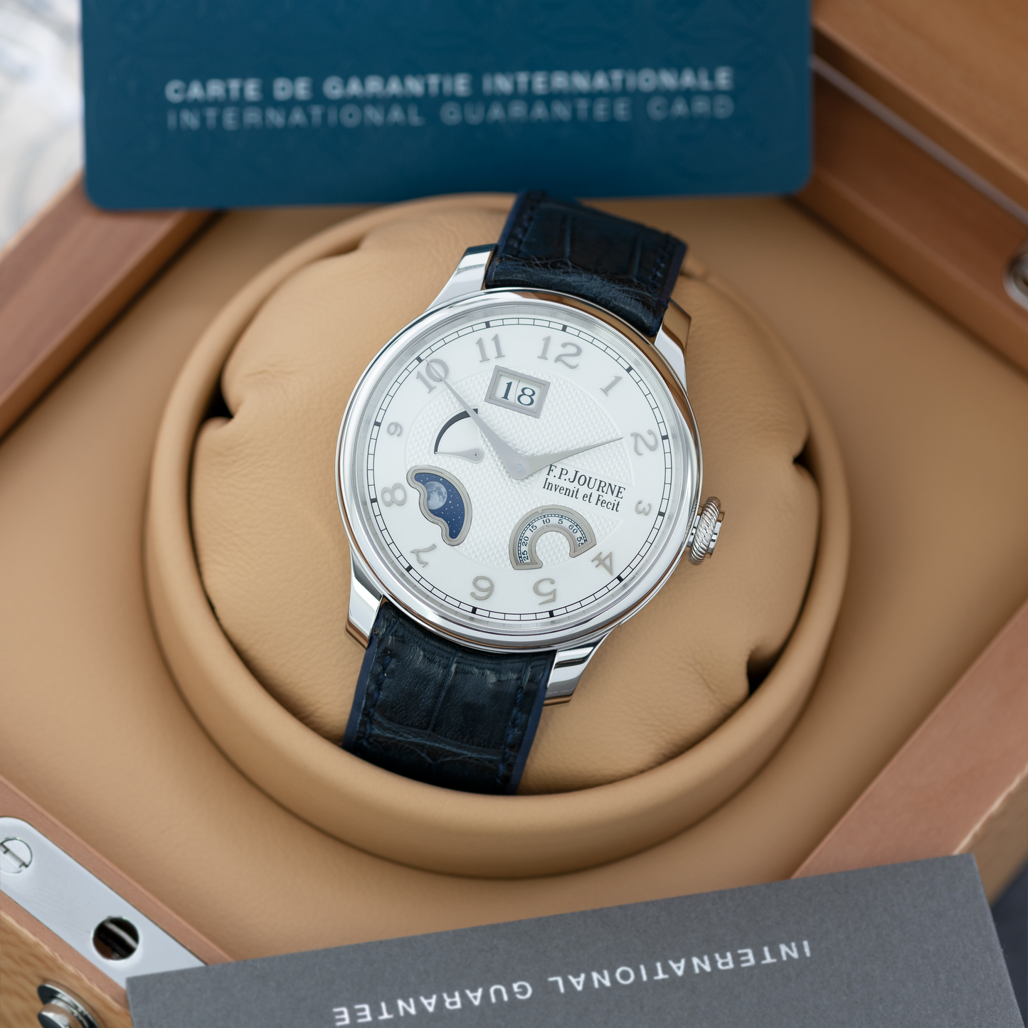 Octa Divine Platinum 40mm