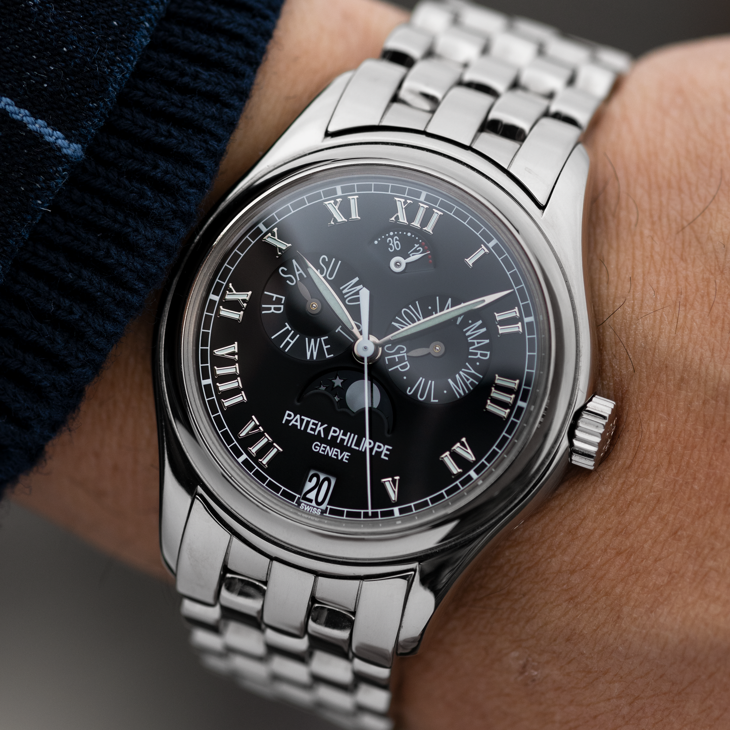 White Gold "Annual Calendar"