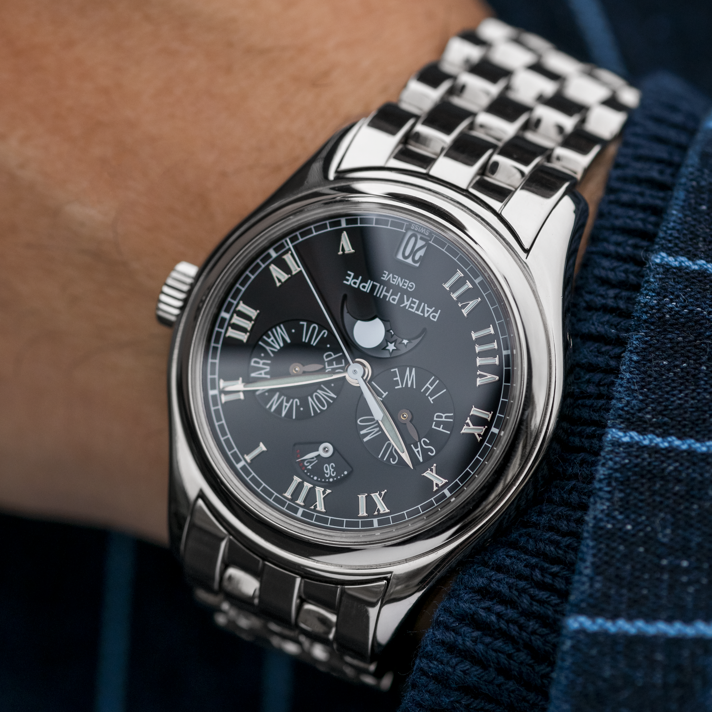 White Gold "Annual Calendar"