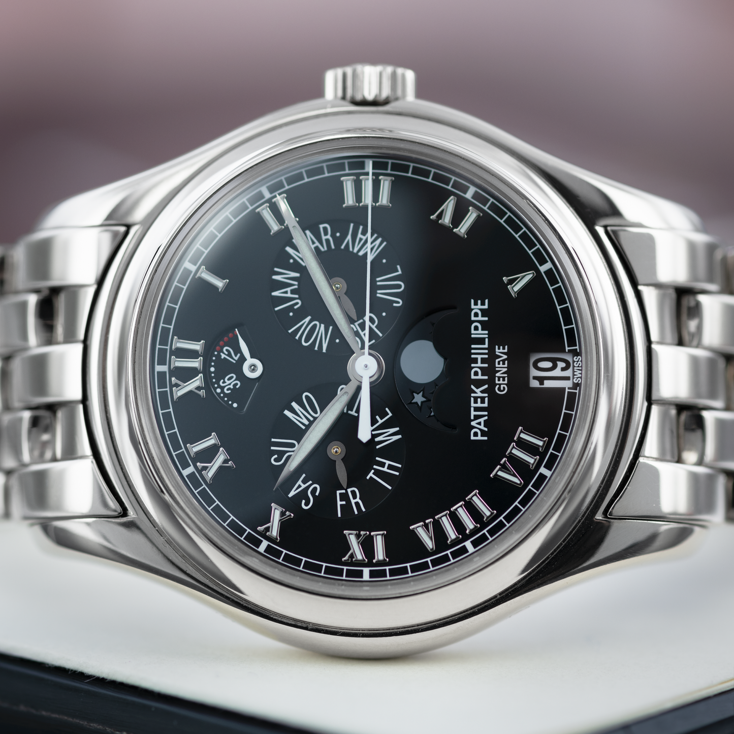 White Gold "Annual Calendar"