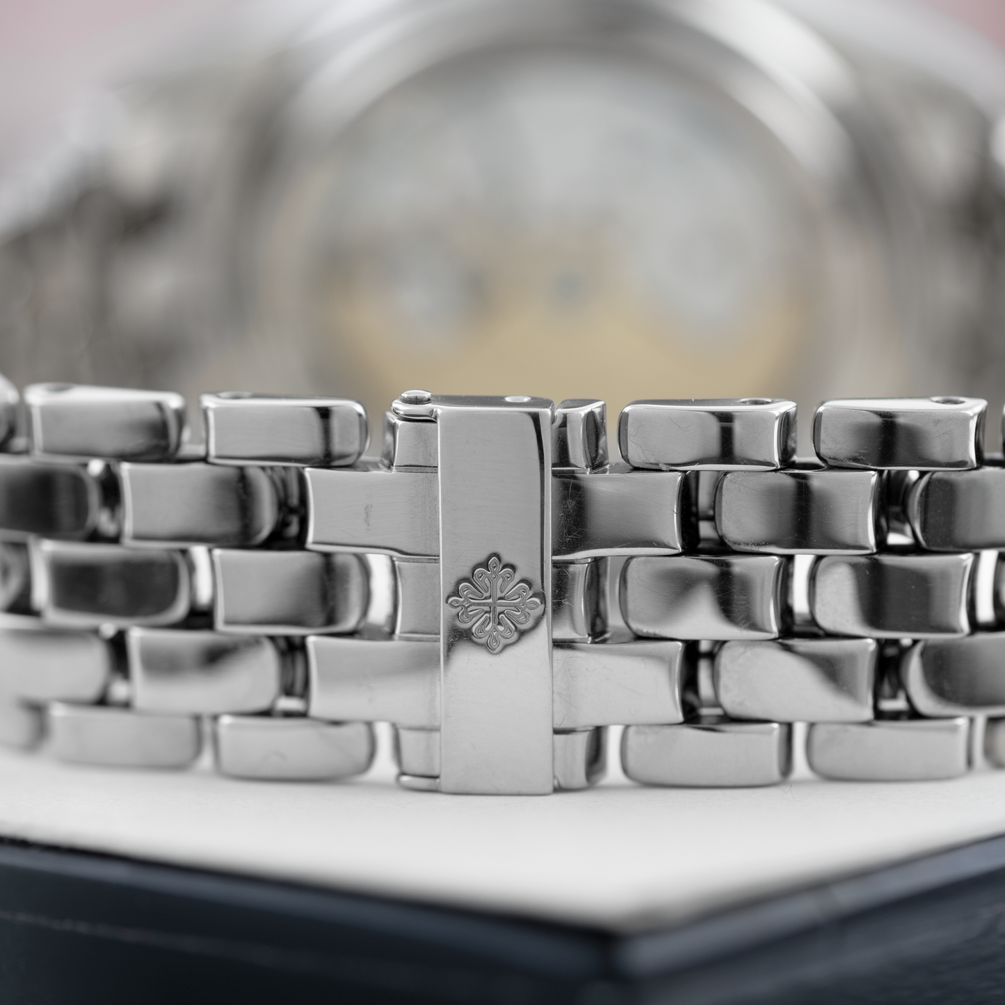 White Gold "Annual Calendar"