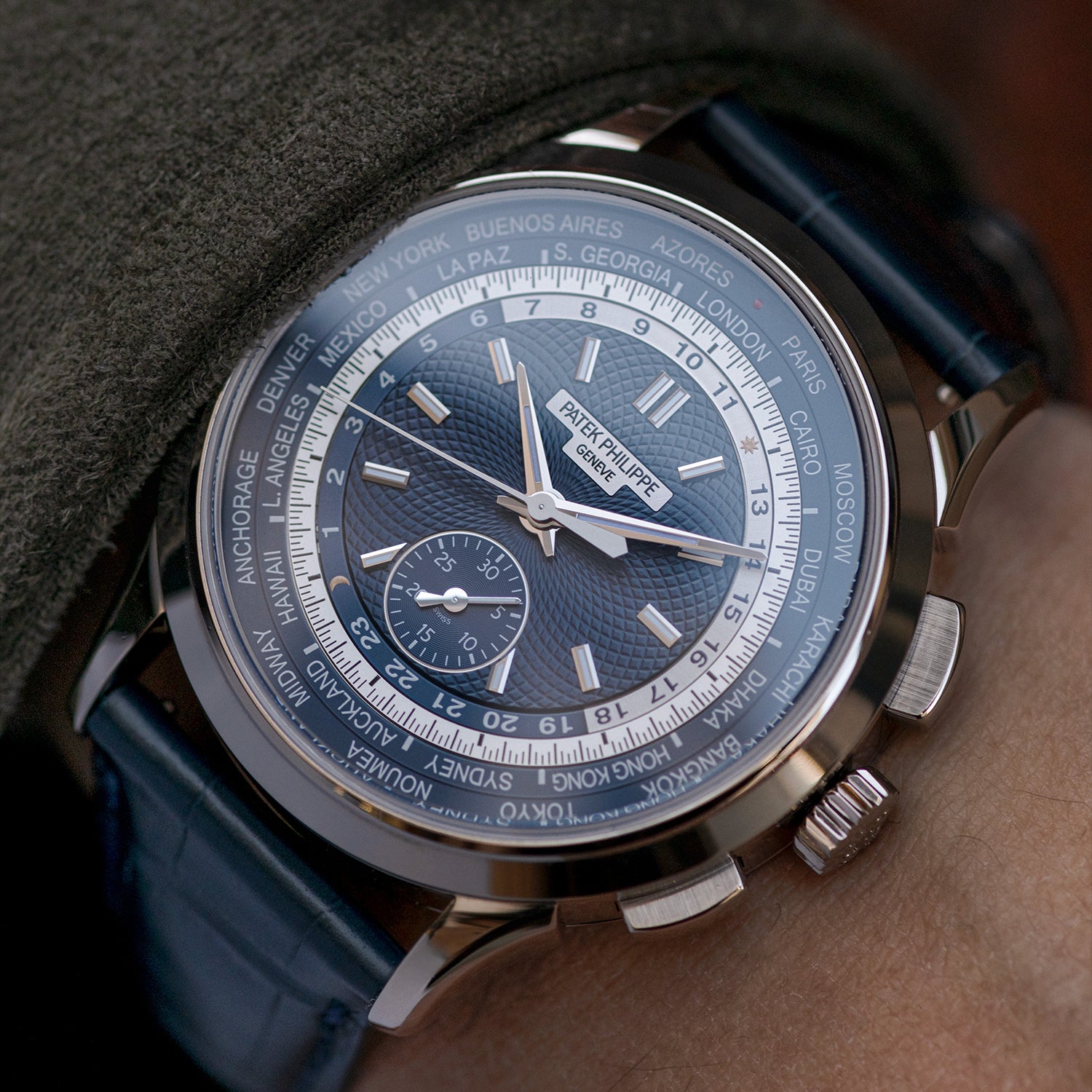 White Gold Patek Philippe World Time Chronograph ref. 5930G Wristshot 39.5mm
