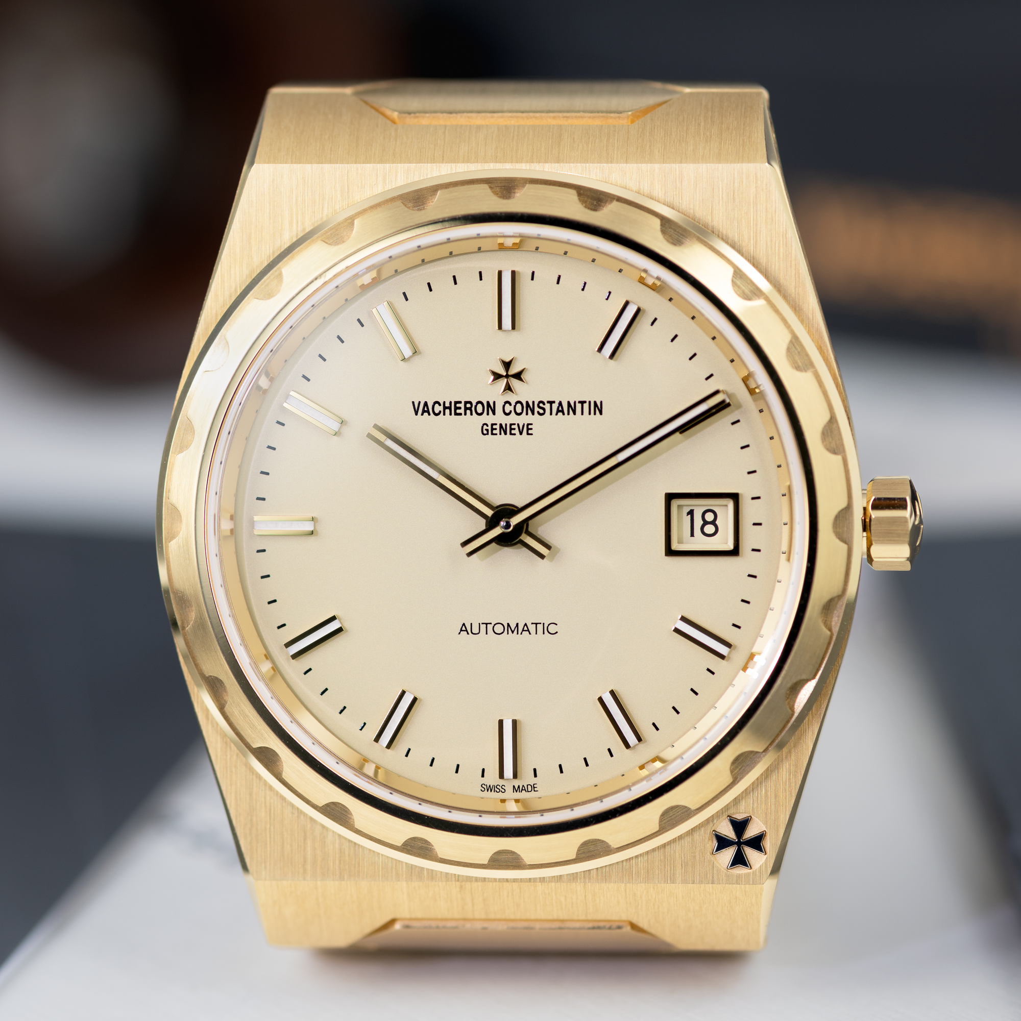 Yellow Gold Vacheron Constantin Historiques 222 Ref. 4200H/222J-B935 37mm