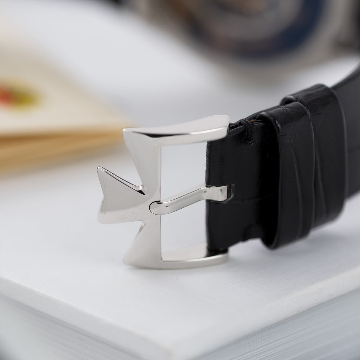 Vacheron Constantin manual wind White Gold and Maki-e lacuer Yukimi ref. 33222/000G-9706 buckle Shot