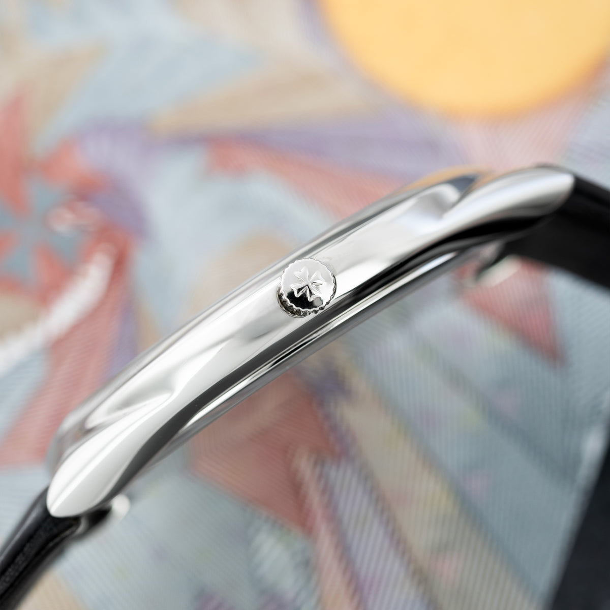 Vacheron Constantin manual wind White Gold and Maki-e lacuer Yukimi ref. 33222/000G-9706 Crown Shot