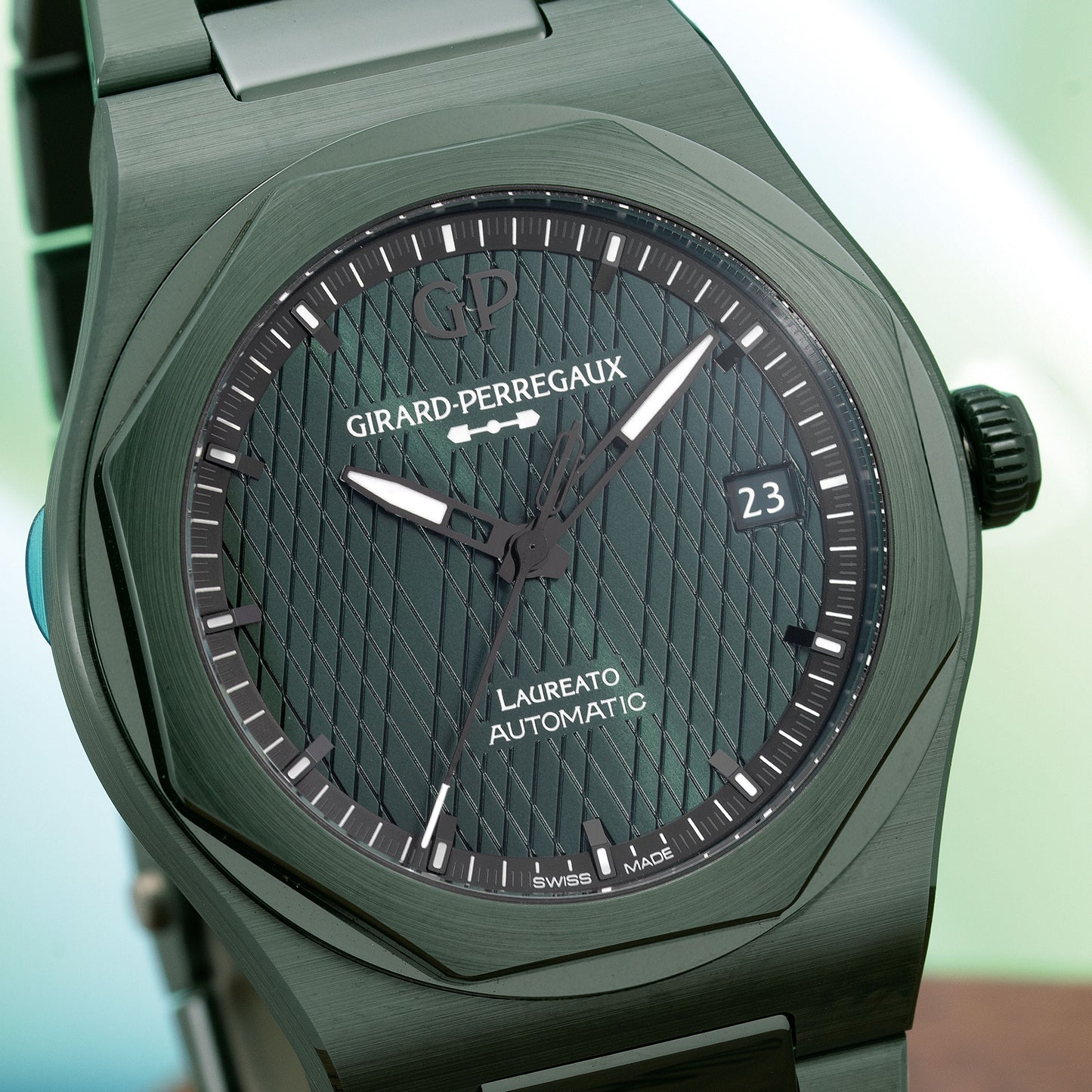 Girard-Perregaux Laureato Aston Martin Editions Green Ceramic 38mm